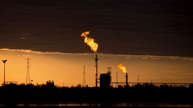 Нефтяной комплекс в районе реки Ориноко в Венесуэле
